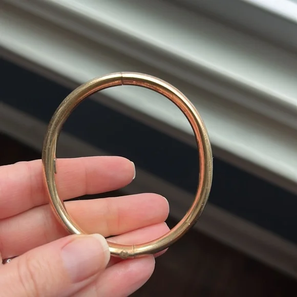 Vintage Winard 12K Gold Filled Hinged Bangle Bracelet - Picture 5 of 15
